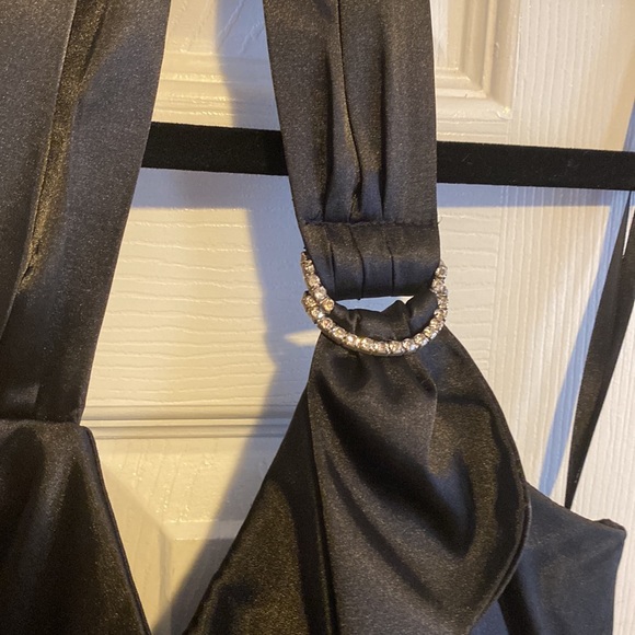 Beautiful black satin midi dress worn only once. Size XS - Picture 2 of 4